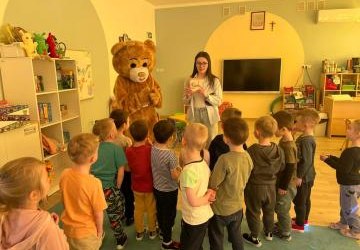 Wesoły język angielski z Misiem Teddy Eddy